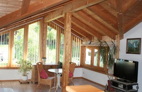 Staudach-Egerndach Apartment | Welcoming Haus Schwarz: Family-Friendly 4-Star Retreat