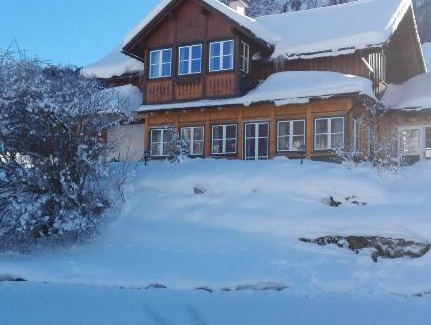 Goessl Apartment | Experience Haus Seegarten: Oceanfront Bliss Awaits