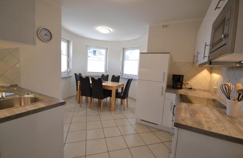 Groemitz House | Relax at Haus Sir Henry - 4-Star Oceanfront Escape