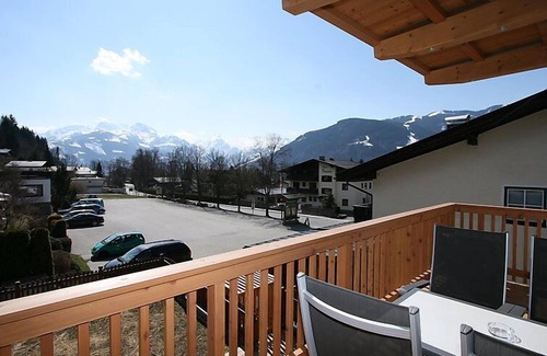 Thumersbach Apartment | Experience Serenity at Haus Sonne - Guest Rated 9.8/10