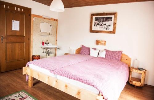 Fuegen House | Relax at Haus Sonneneck: 4-Star, Pet-Friendly Getaway