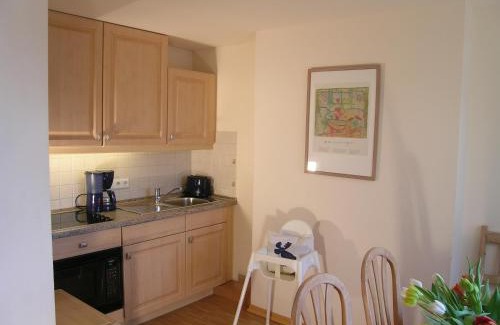 Gohren Apartment | Pet-Friendly Haus Sonnenschein Göhren with Breakfast Included