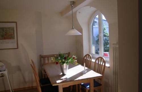 Gohren Apartment | Pet-Friendly Haus Sonnenschein Göhren with Breakfast Included