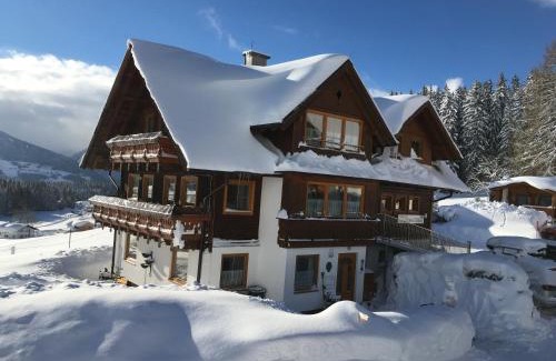 Ramsau am Dachstein Apartment | Family-Friendly Stay at Haus Sonnleitner - 4-Star Rated