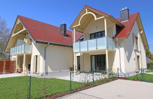 Thiessow Apartment | Inviting Haus Sterntaucher Whg 05 with Balcony for Families