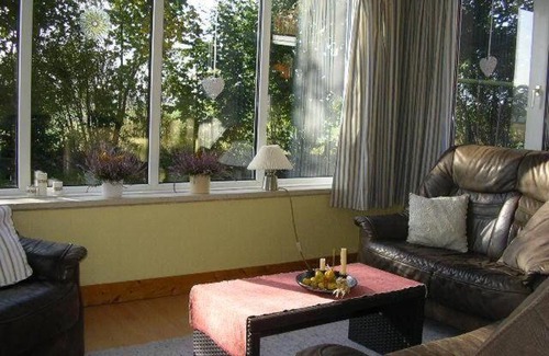 Struxdorf House | Welcoming Haus-Storchennest: Pet & Child Friendly Retreat