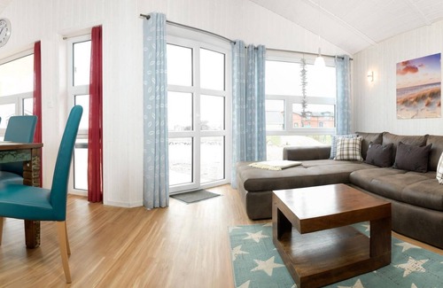 Insel Poel House | Exclusive Haus Strandhafer: Oceanfront Gem with Spa & Pool