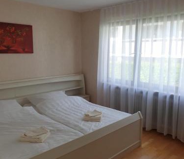 Leonberg Apartment | Enjoy Oceanfront Comfort at Haus Thea near Stuttgart