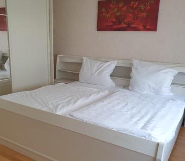 Leonberg Apartment | Enjoy Oceanfront Comfort at Haus Thea near Stuttgart