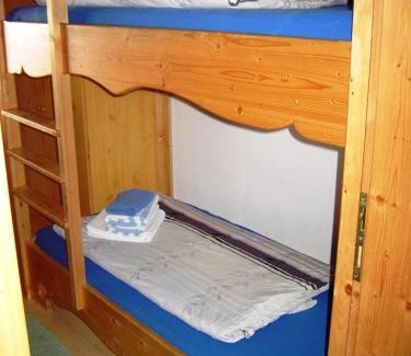 Medraz Apartment | Haus Unterweger: Pet-Friendly Retreat with Hot Tub & Kitchen