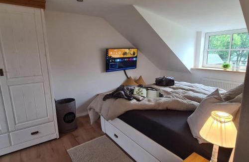 Weissenstadt Apartment | Waldstein Gipfelstürmer: Oceanfront Retreat with Top Reviews