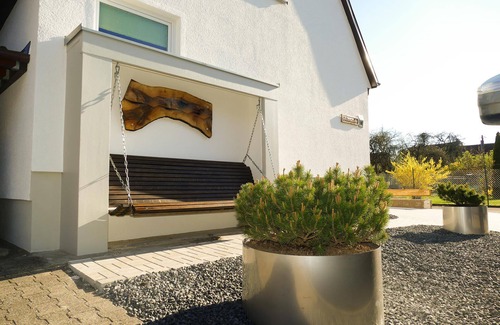 Winterlingen House | Experience Haus Walnuss: Spa & Ocean Views Await You