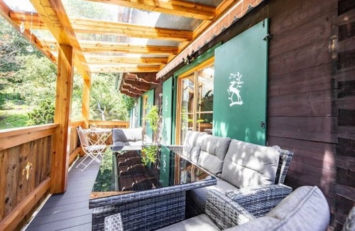Werfen Apartment | Experience Comfort at Haus Weidmannsheil, Your Forest Retreat