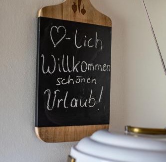 Werfen Apartment | Enchanting Haus Weidmannsheil: Oceanfront for Families