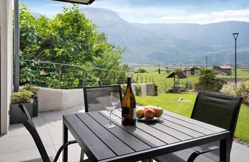 Magre sulla Strada del Vino Apartment | Family-Friendly Escape at Haus Weinblick Apt 3 - Rated 9.4/10