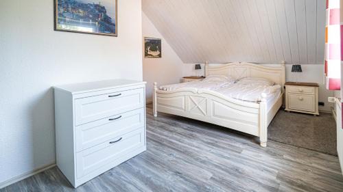 Fehmarn Apartment | Pet-Friendly Retreat: Haus Westwind Nr2 Awaits You