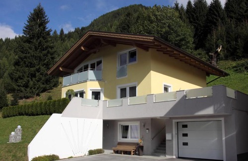 Kals am Grossglockner Apartment | Wheelchair Accessible Stay at Haus Wibmer - Guest Rated 9/10