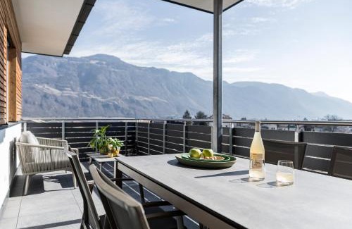 Lana Apartment | Oceanfront Escape at Haus Wiesenstein - 4-Star Stay
