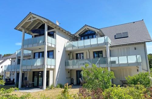 Thiessow Apartment | Pet-Friendly Haus Windrose: Balcony Retreat for Families