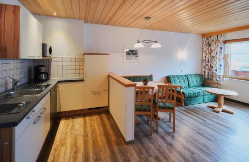 Graen Apartment | Ideal Stay at Haus Zitt: Pet & Child Friendly Retreat