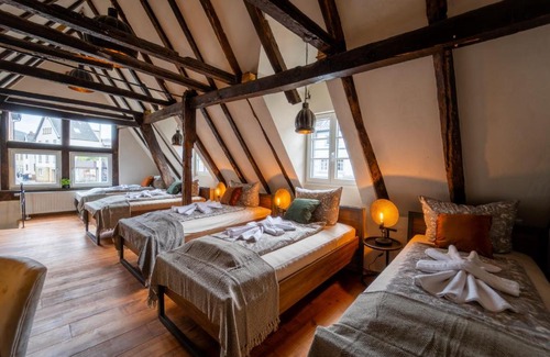 Adenau House | Explore Haus zum Ring: Family-Friendly with Hot Tub & Breakfast