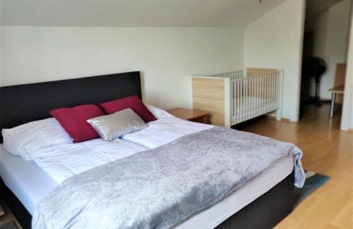 Vienna House | Inviting Haus zum Wohlfühlen: Guest Rated 9/10, Family Friendly