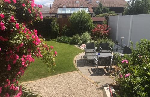 Vienna House | Inviting Haus zum Wohlfühlen: Guest Rated 9/10, Family Friendly