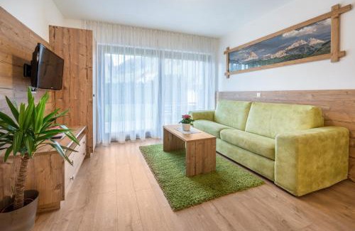Valle San Silvestro Apartment | Pet-Friendly Haven at Haus zur Vogelweide - Rated 9.5/10