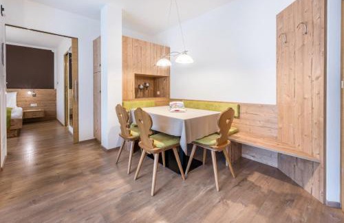 Valle San Silvestro Apartment | Pet-Friendly Haven at Haus zur Vogelweide - Rated 9.5/10