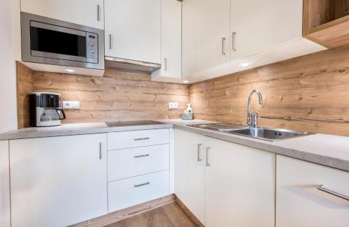 Valle San Silvestro Apartment | Pet-Friendly Haven at Haus zur Vogelweide - Rated 9.5/10