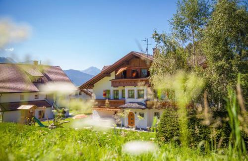 Valle San Silvestro Apartment | Pet-Friendly Retreat at Haus zur Vogelweide - Rated 9.8/10