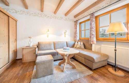 Valle San Silvestro Apartment | Inviting Haus zur Vogelweide App 6 - Pet and Child Friendly