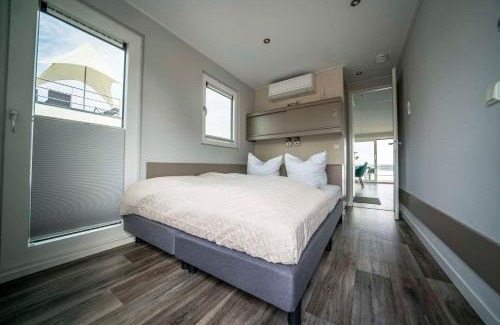 Laasow Boat Rental | Oceanfront Escape at Hausboot Albatros - Family Friendly Stay