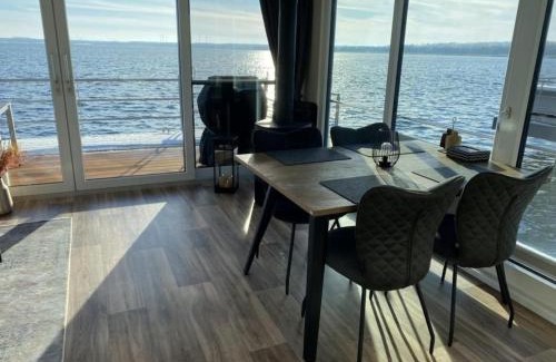 Vetschau/Spreewald Boat Rental | Experience Oceanfront Bliss at Hausboot Auszeit - LP11