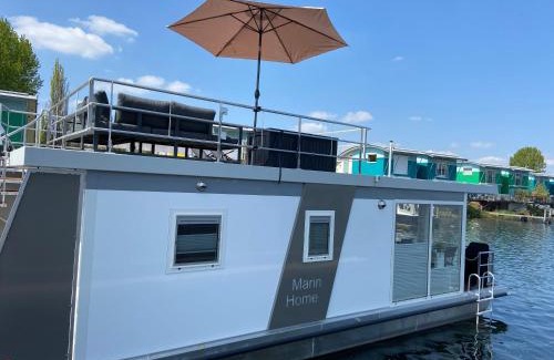 Maasbommel Boat Rental | Experience Hausboot Claudia Maasbommel with Oceanfront Views