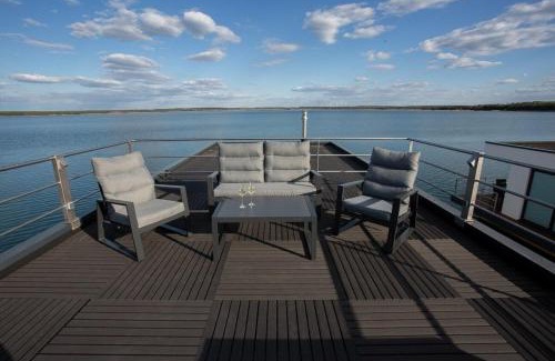 Laasow Boat Rental | Experience Oceanfront Bliss at Hausboot Dolce Vita