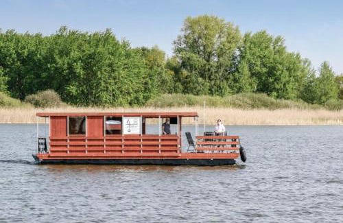 Muritz House | Experience Comfort Afloat at Hausboot Don't Panic TS1000