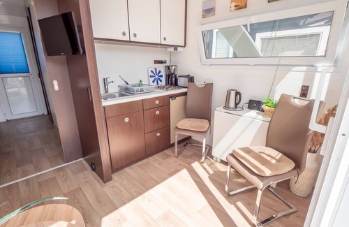 Muritz Apartment | Cozy Houseboat for Two in Scenic Waren with Great Amenities