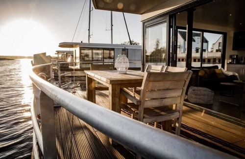 Peenemuende Apartment | Charming Houseboat for 4 with Ocean View in Peenemünde
