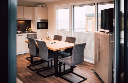Laasow Apartment | Cozy Houseboat for 6 Guests with Oceanfront Views