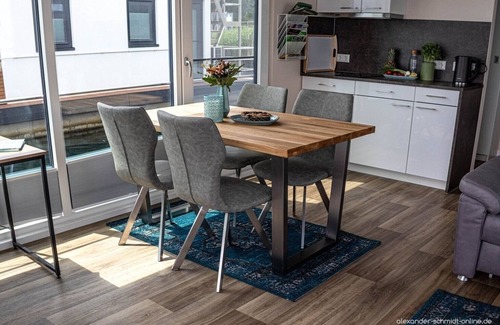 Laasow Apartment | Unique Houseboat for 6 Guests in Scenic Vetschau