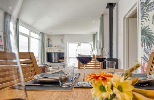 Ribnitz Boat Rental | Experience Oceanfront Bliss at Hausboot Große Freiheit
