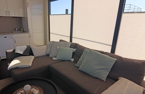 Boltenhagen Boat Rental | Charming Houseboat Escape in Boltenhagen with Breakfast