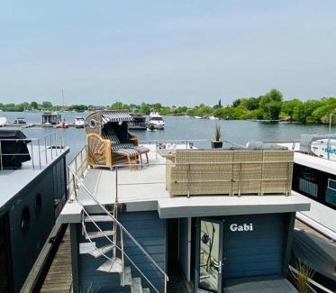 Weyhe Boat Rental | Experience Oceanfront Bliss at Hausboot La Mare Gabi