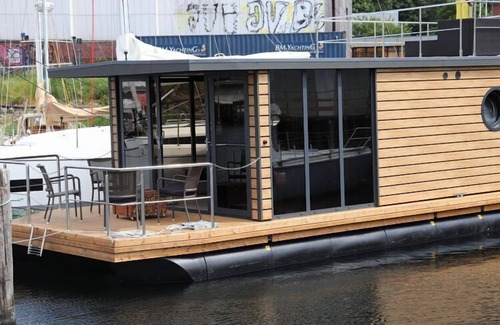 Flensburg Boat Rental | Top-Rated Hausboot Leni with Ocean View in Flensburg
