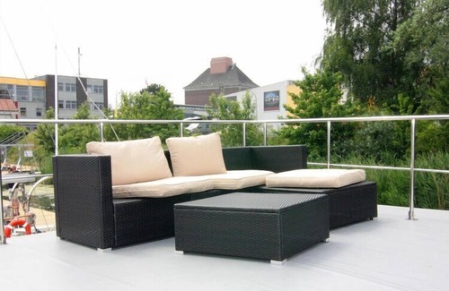 Flensburg Boat Rental | Top-Rated Hausboot Leni with Ocean View in Flensburg