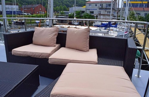 Flensburg Boat Rental | Top-Rated Hausboot Leni with Ocean View in Flensburg