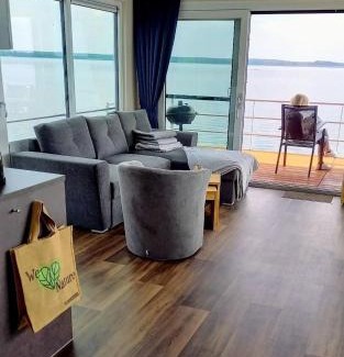 Vetschau/Spreewald Boat Rental | Tranquil Hausboot Milan - Unmatched Oceanfront Experience
