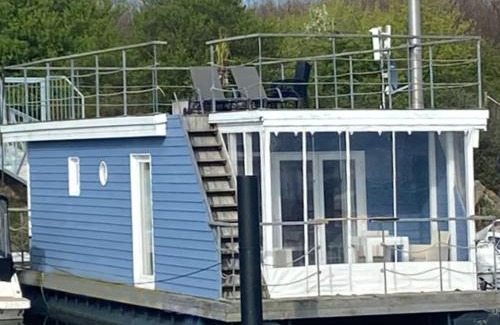 Grossenbrode Boat Rental | Hausboot Poseidon 1