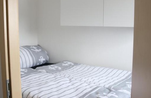 Roermond Boat Rental | Pet-Friendly Hausboot Roermond – Guest Rated 10/10!
